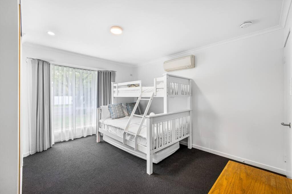 Casa de férias The Seahaven ~ Family With Pool, Pet Friendly Castaways Beach