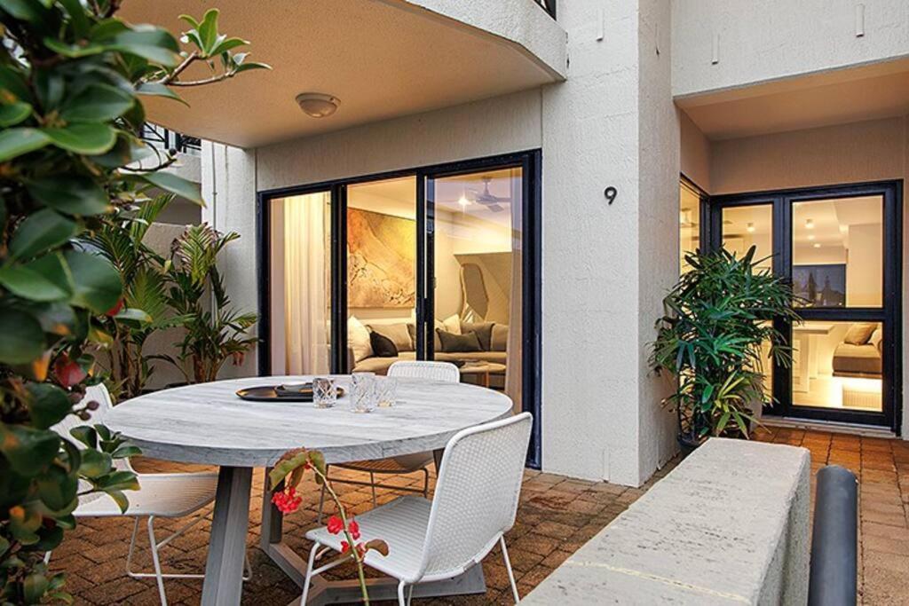 'sunrise Luxury Retreat, Easy Walk To