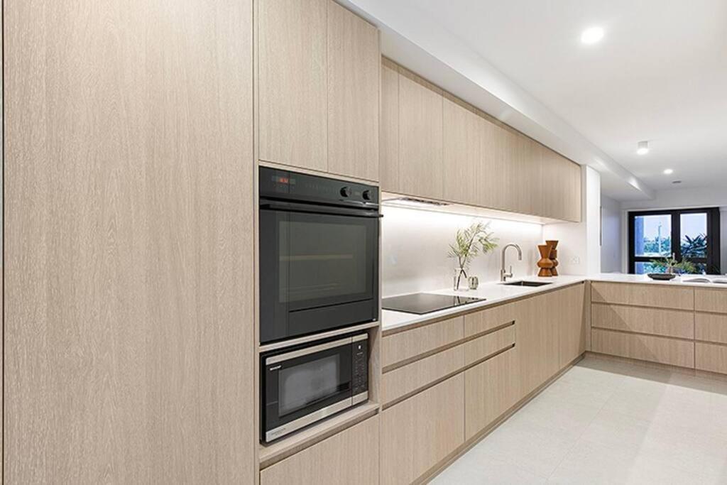 'sunrise Luxury Retreat, Easy Walk To