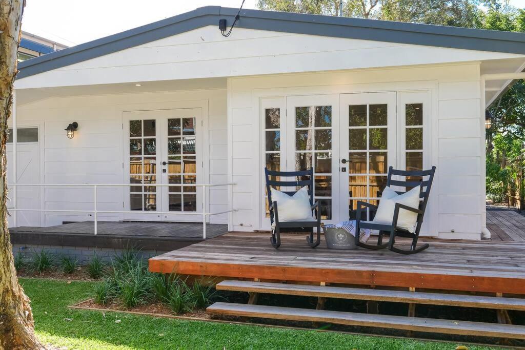 Casa de férias The River Shack, Vintage Luxe, Right Beside River *