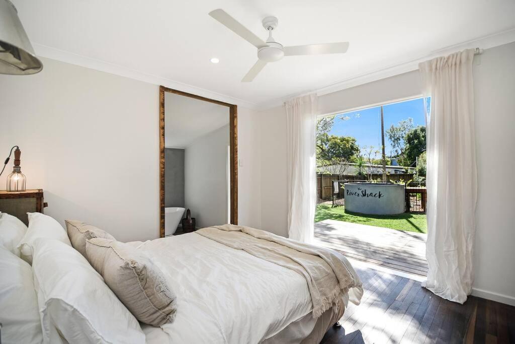 The River Shack, Vintage Luxe, Right Beside River * Noosaville