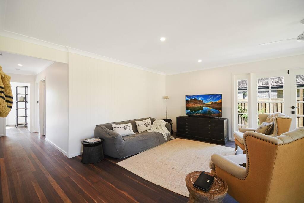 The River Shack, Vintage Luxe, Right Beside River Noosaville