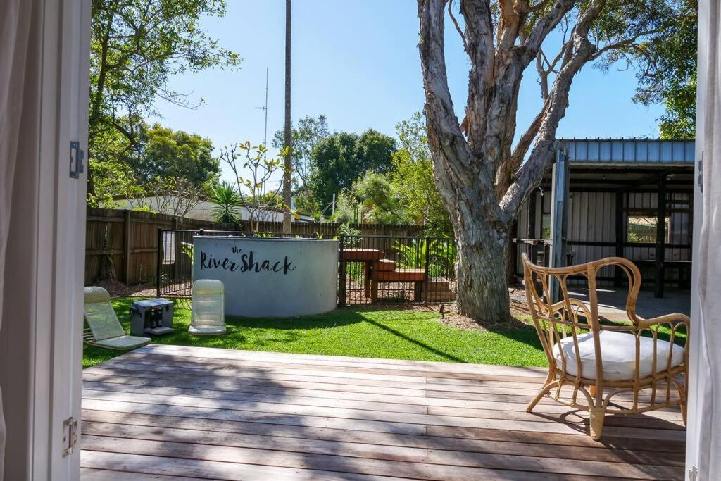 The River Shack, Vintage Luxe, Right Beside River Casa de férias Noosaville