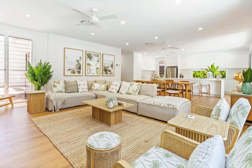 Paradise On Pacific ~ New Sunshine Luxe Holiday home *
