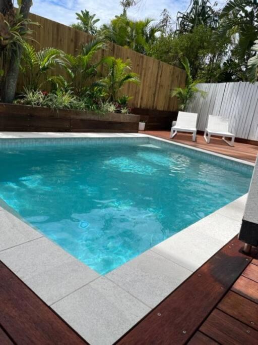 Little House On The Hill, Pet Friendly & New Pool Apartment Noosa Heads