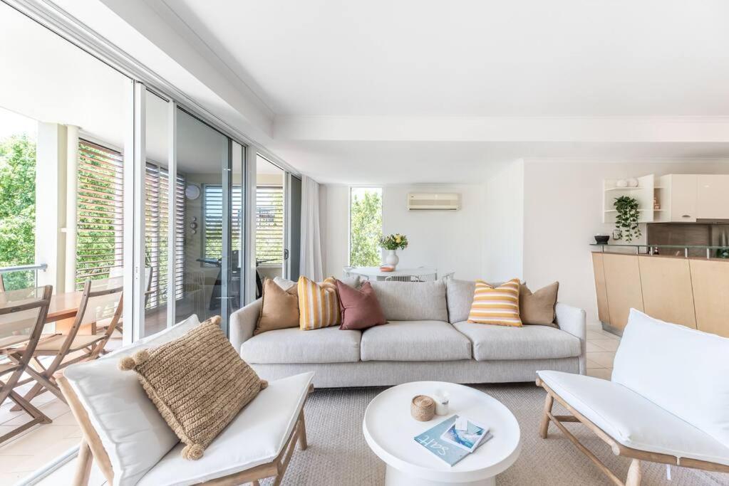 Apartment Heart Of Sunshine, Spacious With Pool & Garden Sunshine Beach
