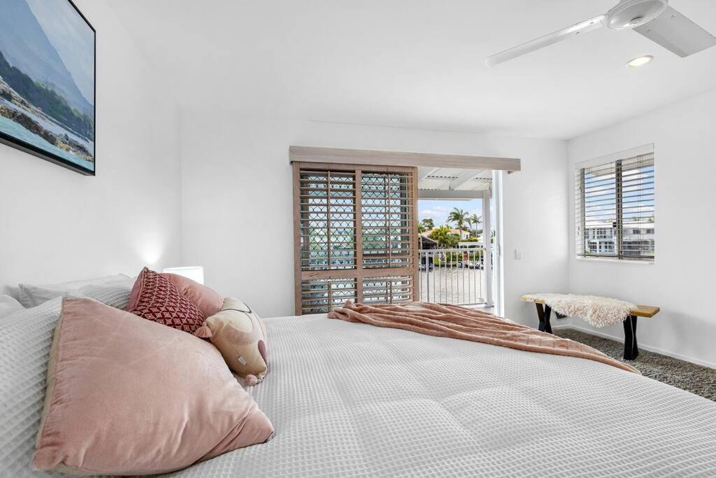 Sunsets At Snowmas, Pooch Friendly & Stunning View Apartment *