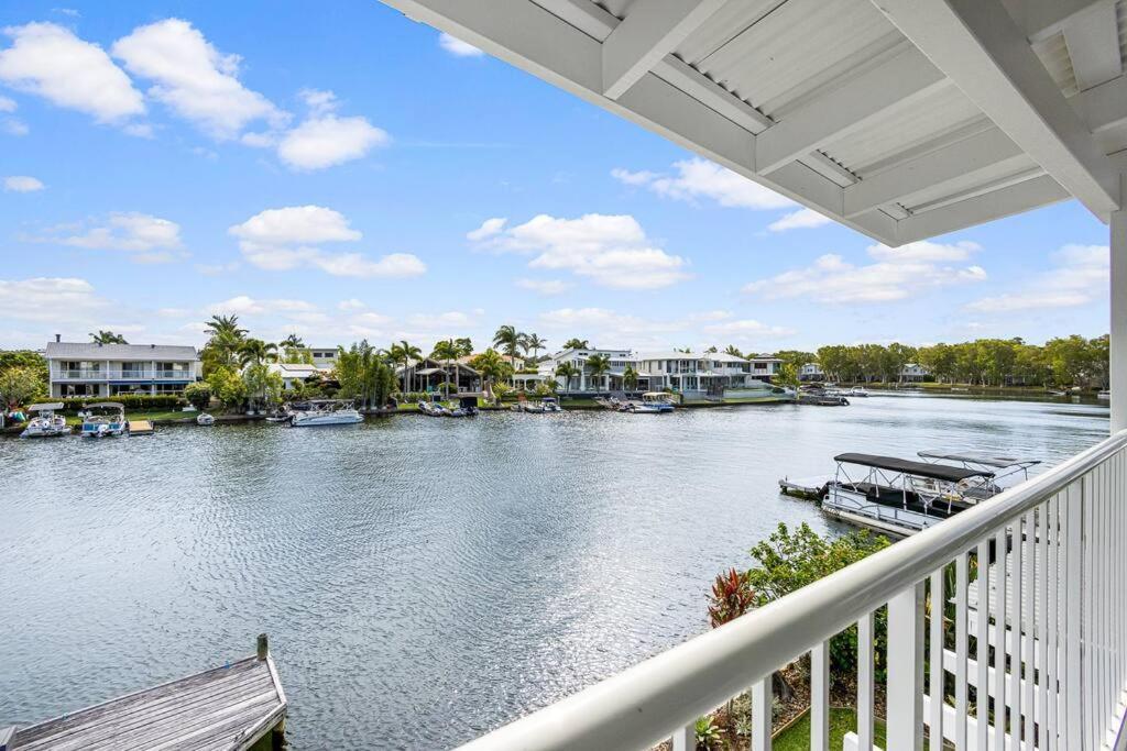 Apartment Sunsets At Snowmas, Pooch Friendly & Stunning View Noosaville