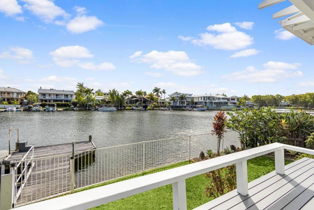 Sunsets At Snowmas, Pooch Friendly & Stunning View Apartment *