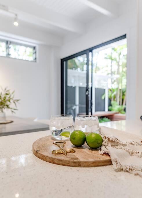 Apartamento One - Immaculate Townhouse On Parade Noosa Heads