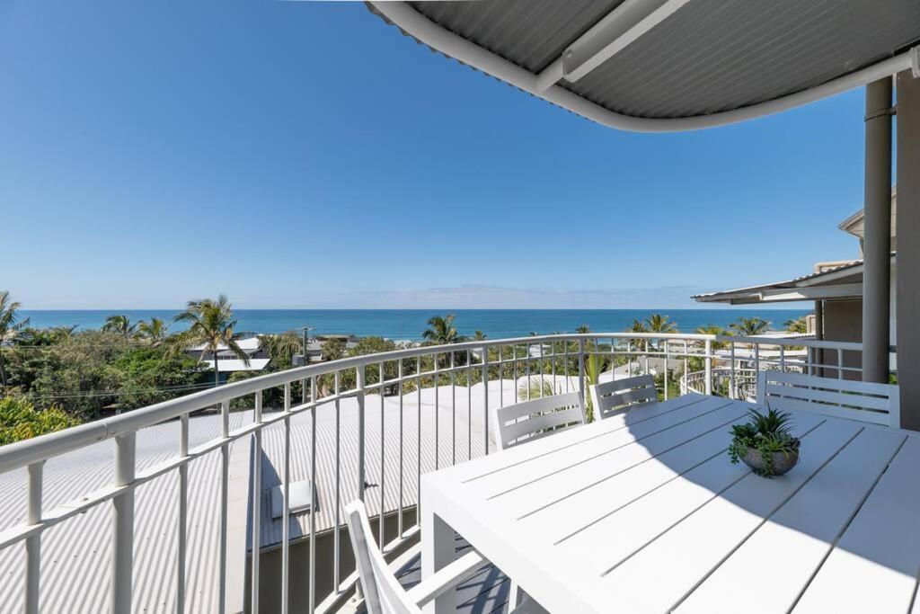 Apartment 10 Andari, Sunshine ~ Beachside Luxury Sunshine Beach