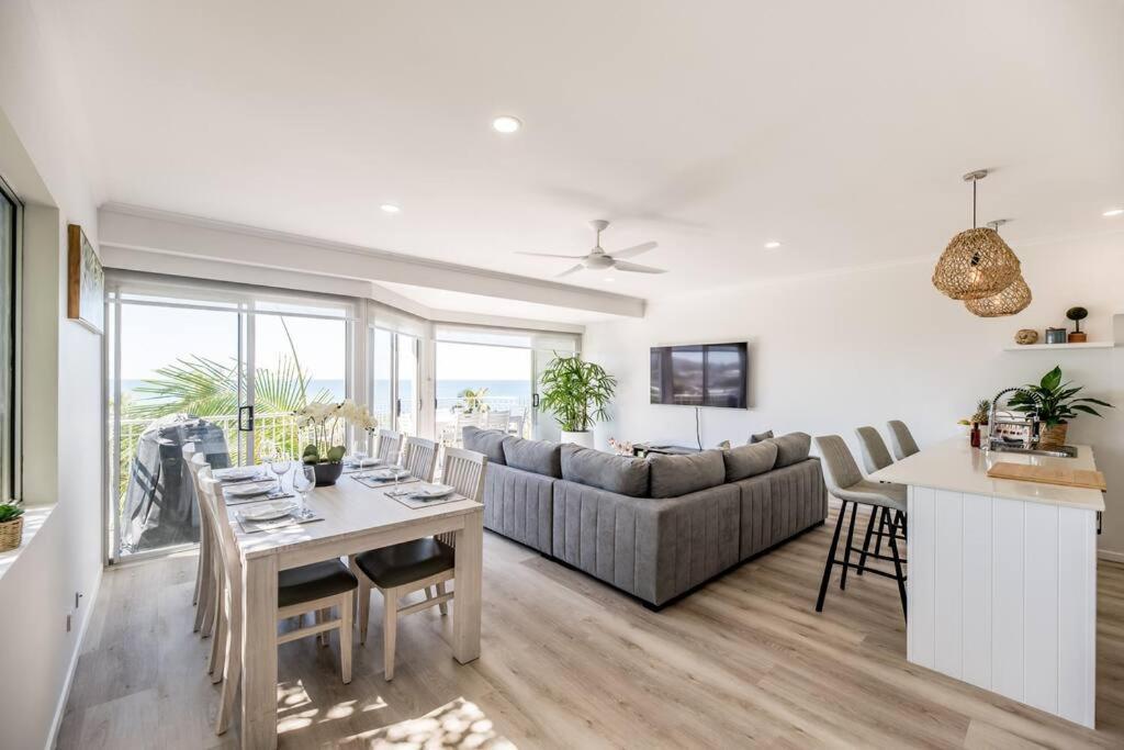 10 Andari, Sunshine ~ Beachside Luxury Apartment