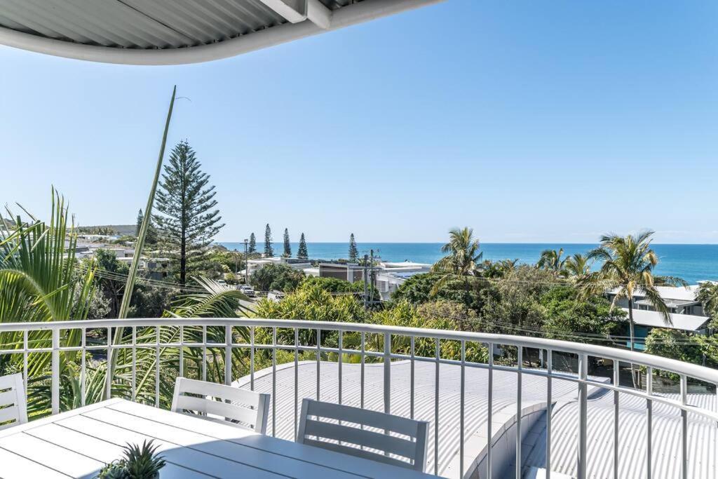 10 Andari, Sunshine ~ Beachside Luxury Apartment