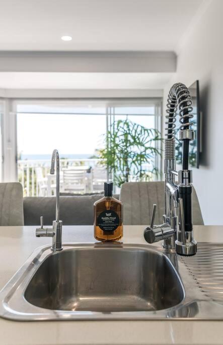 Apartment 10 Andari, Sunshine ~ Beachside Luxury Sunshine Beach