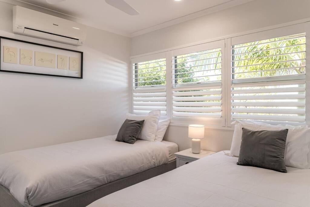 10 Andari, Sunshine ~ Beachside Luxury Apartment *
