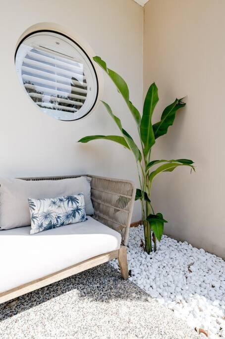 Coastal Luxe With Pool ~ Walk To Noosa River Noosaville
