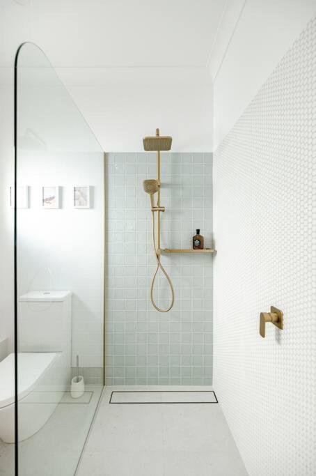 Apartment Coastal Luxe With Pool ~ Walk To Noosa River