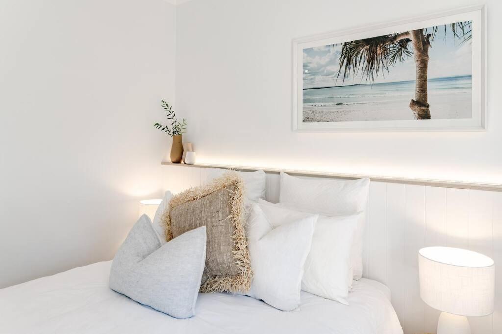 Coastal Luxe With Pool ~ Walk To Noosa River Noosaville