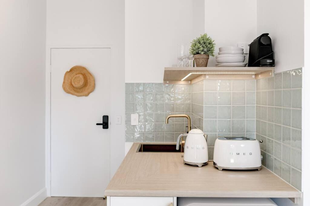 Coastal Luxe With Pool ~ Walk To Noosa River Noosaville
