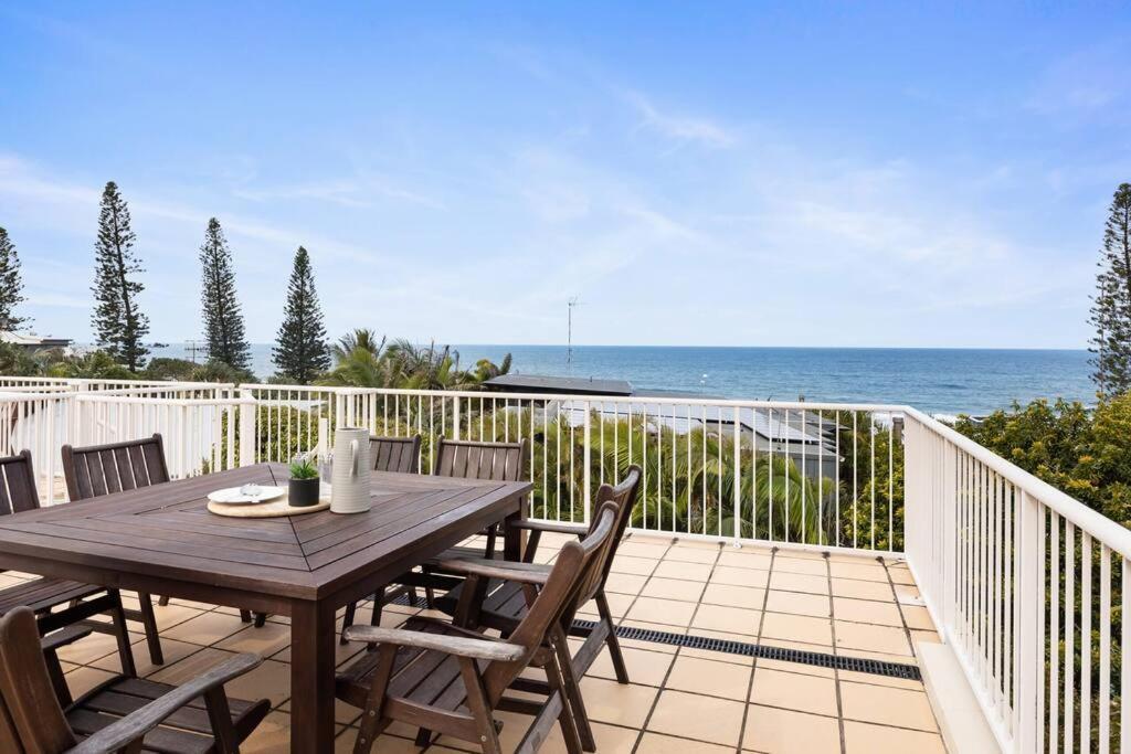 Salty On Stevens St ~ Views & Rooftop Deck * Sunshine Beach