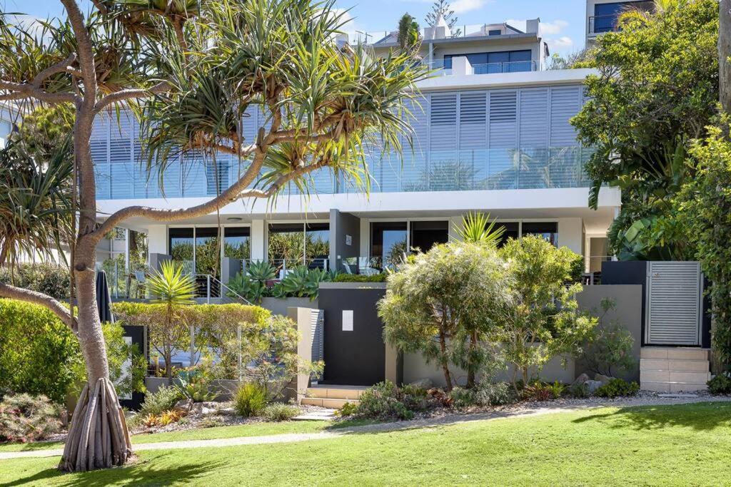 The Sunshine ~ 2 Min Walk To Village & Apartment Sunshine Beach