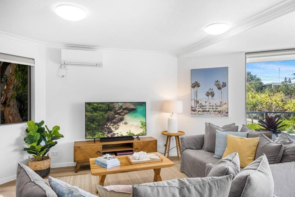 Belmore Palms ~ 2 Min To Surfie, Village & * Sunshine Beach