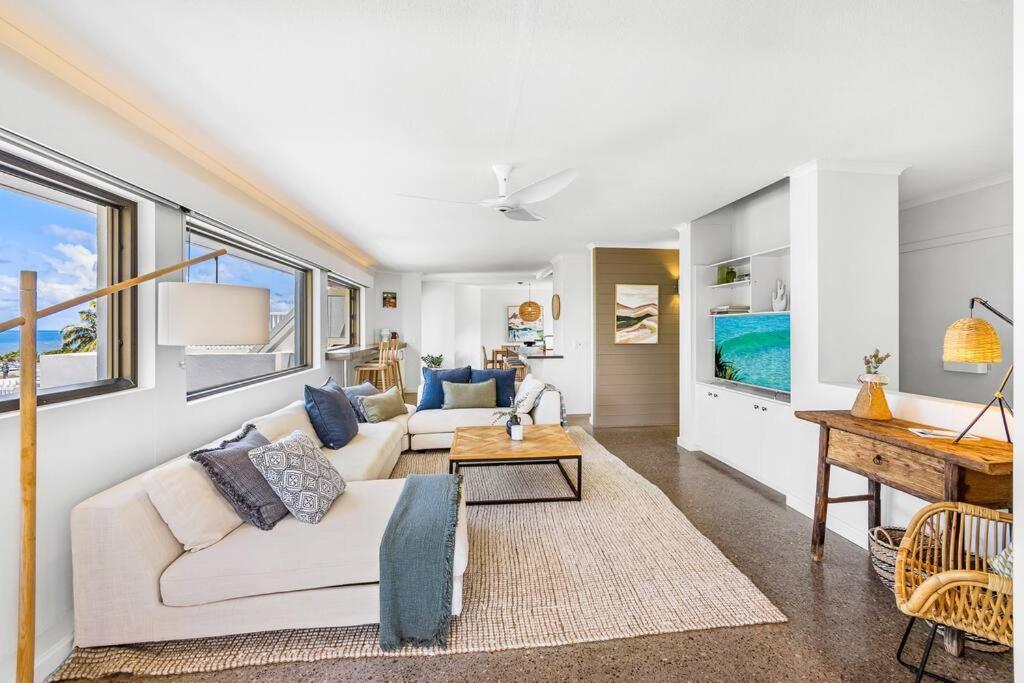 Salt ~ Luxury ~ Location ~ Ocean Views Apartment *