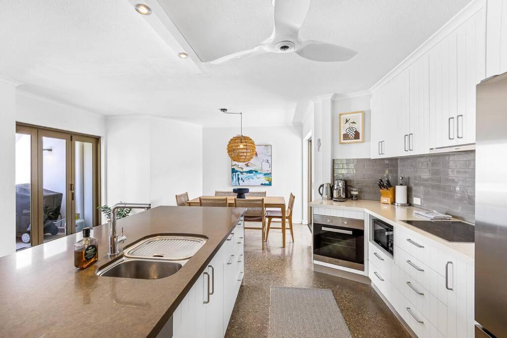 Salt ~ Luxury ~ Location ~ Ocean Views Apartment Sunshine Beach