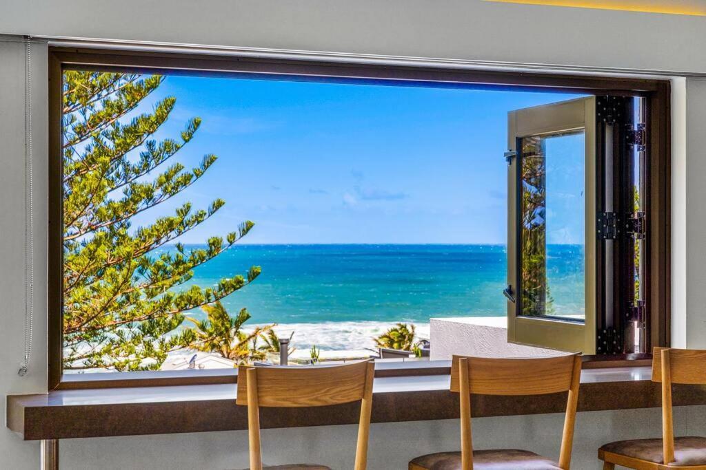 Salt ~ Luxury ~ Location ~ Ocean Views Apartment *