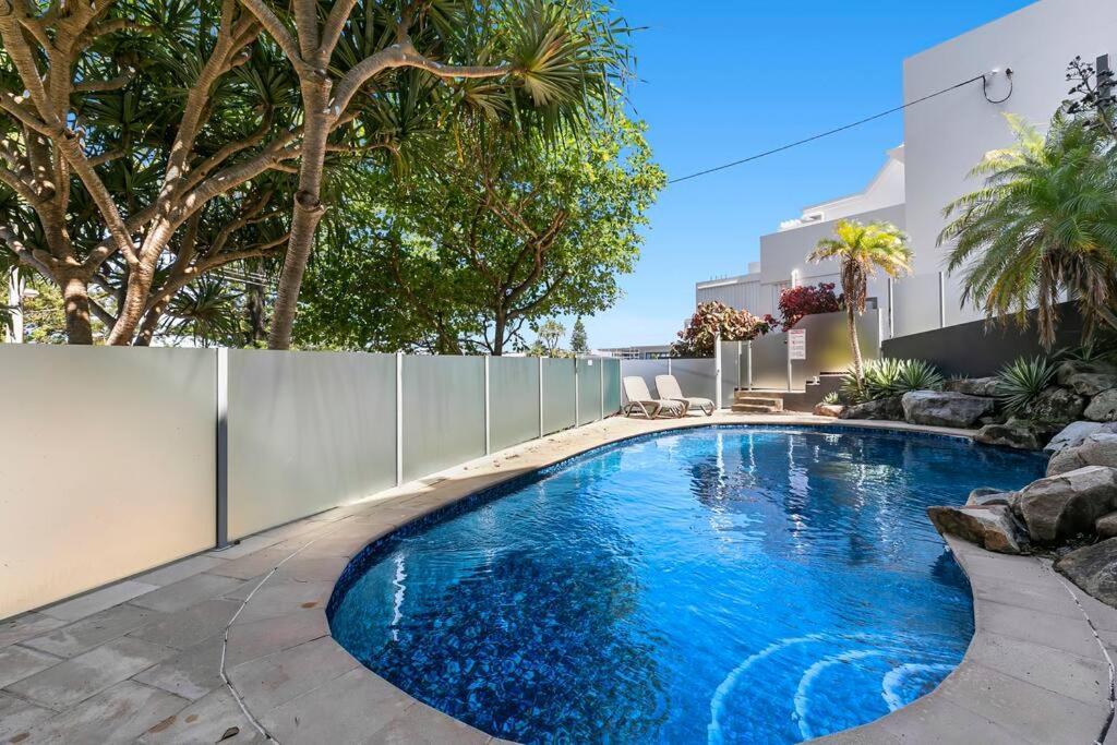 Apartment Salt ~ Luxury ~ Location ~ Ocean Views Sunshine Beach