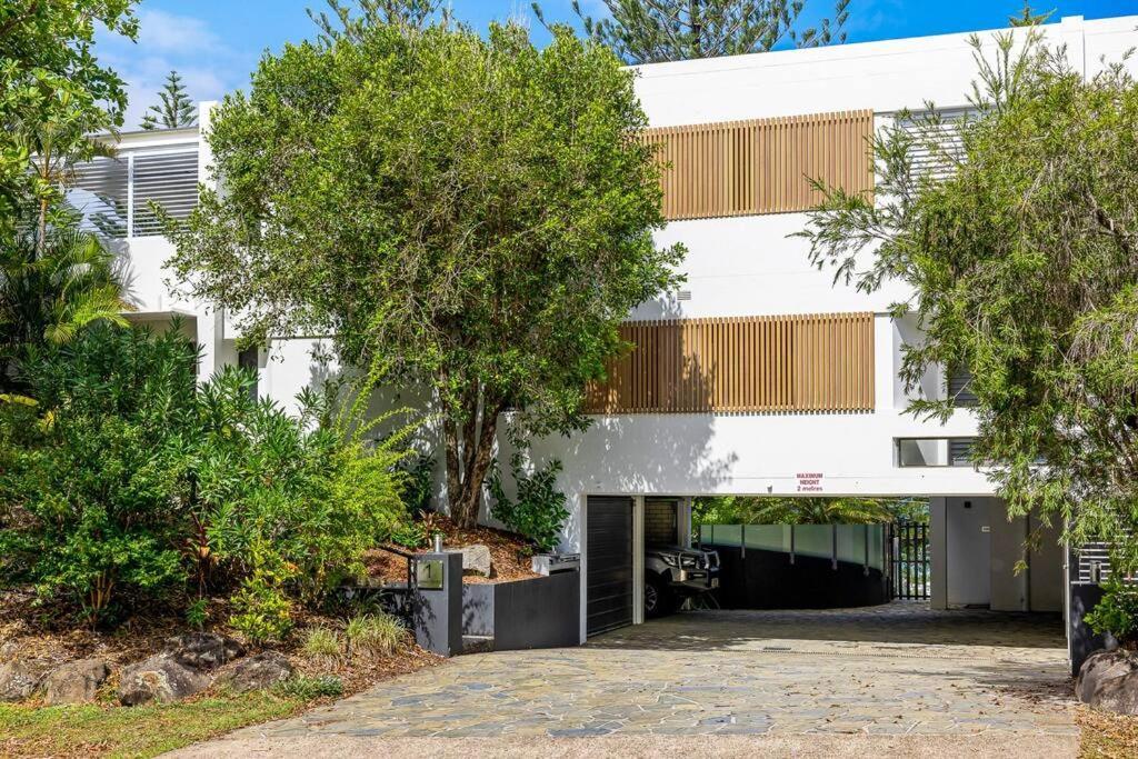 Apartment Salt ~ Luxury ~ Location ~ Ocean Views Sunshine Beach