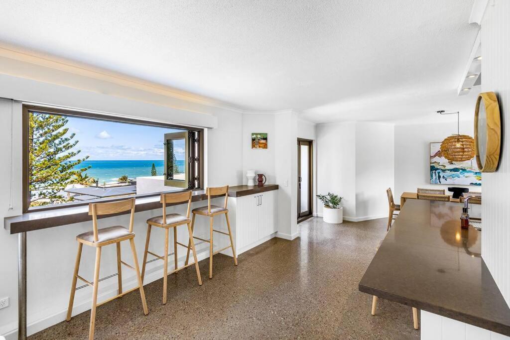 Salt ~ Luxury ~ Location ~ Ocean Views Apartment *