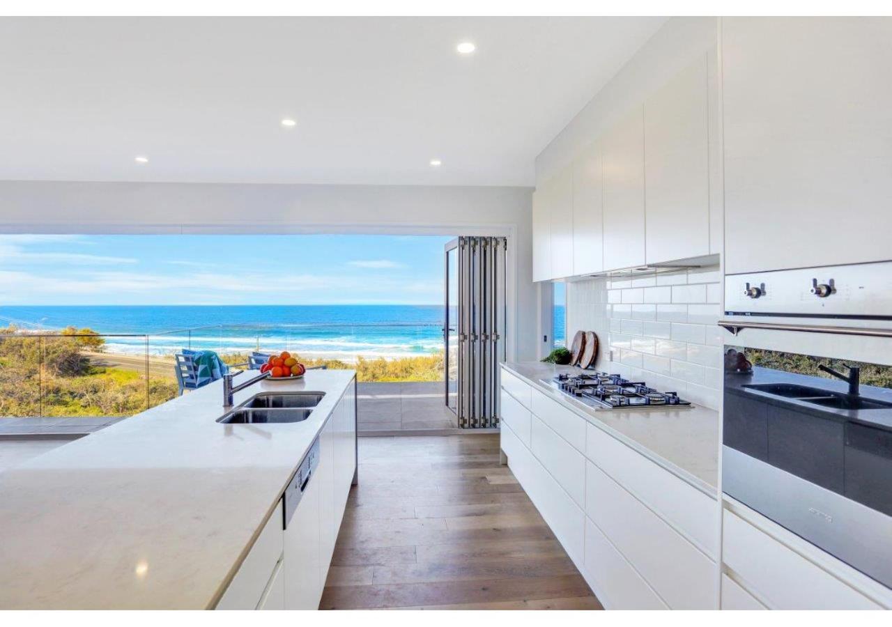 Villa Luxury Ocean View Sunrise Beach