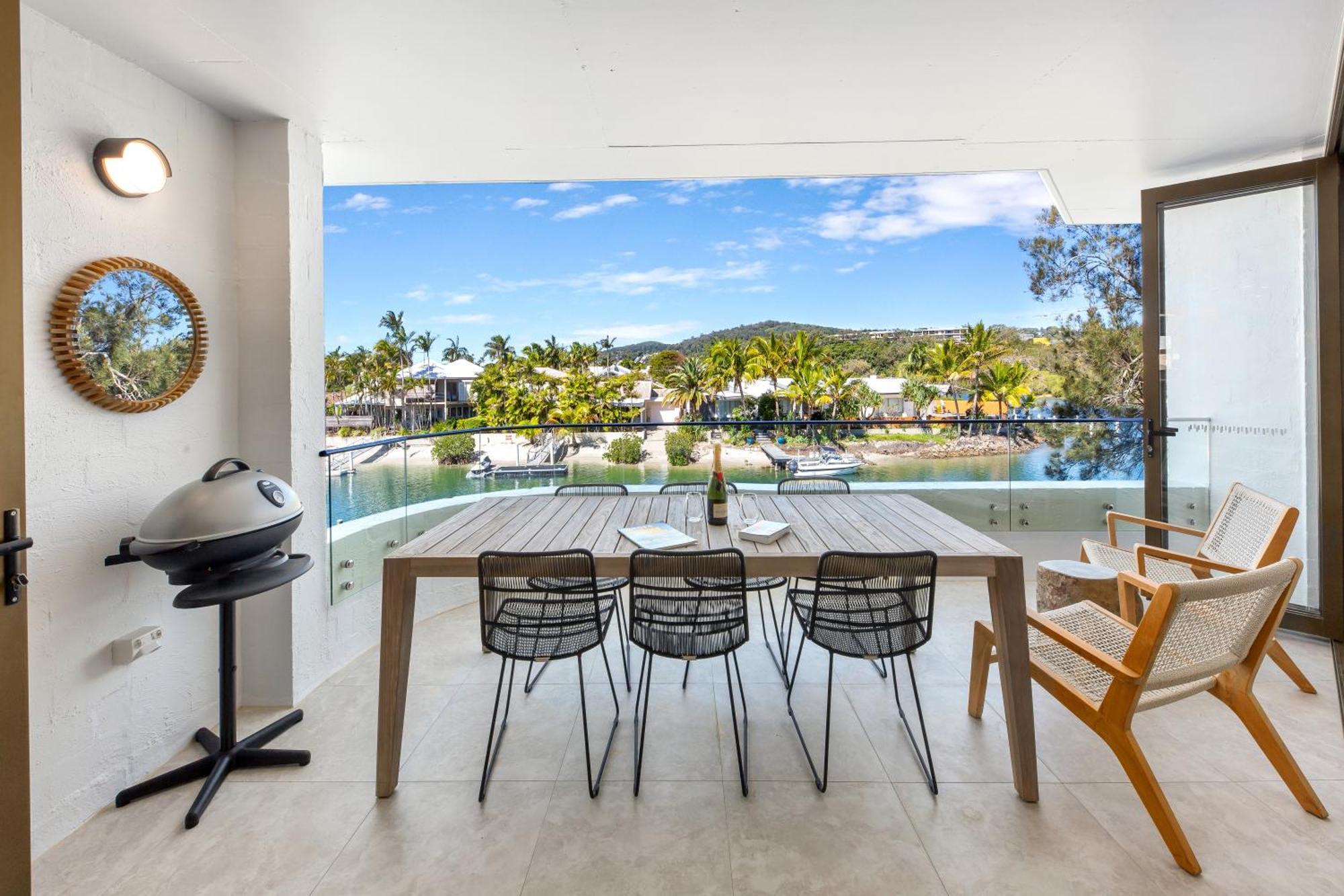 Modern Aqua Haven With Pool Pisces 5