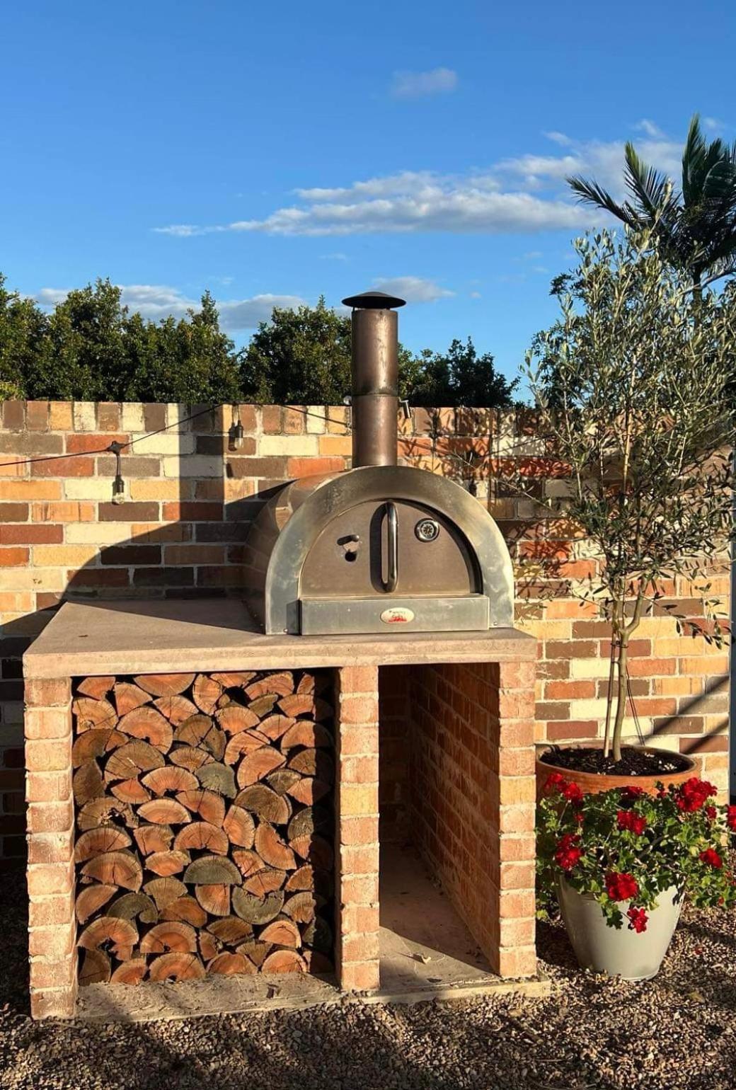 Farm stay Thirlestane Farm & Barn Cooroy