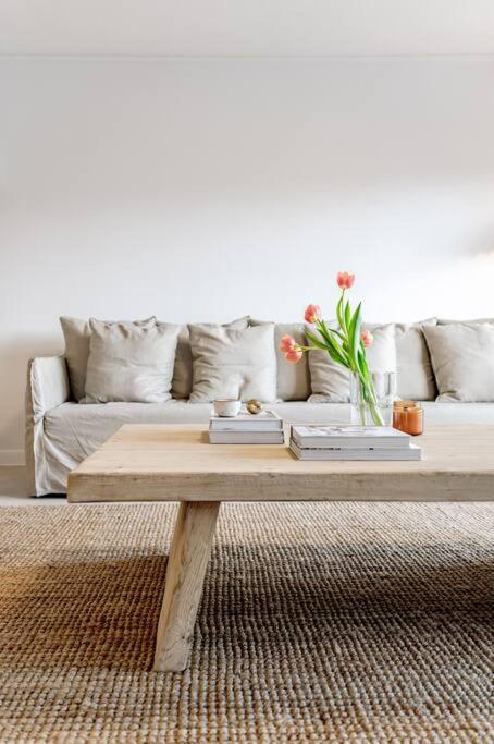 Pooch Friendly Renovated Retreat With Views Apartamento Sunrise Beach