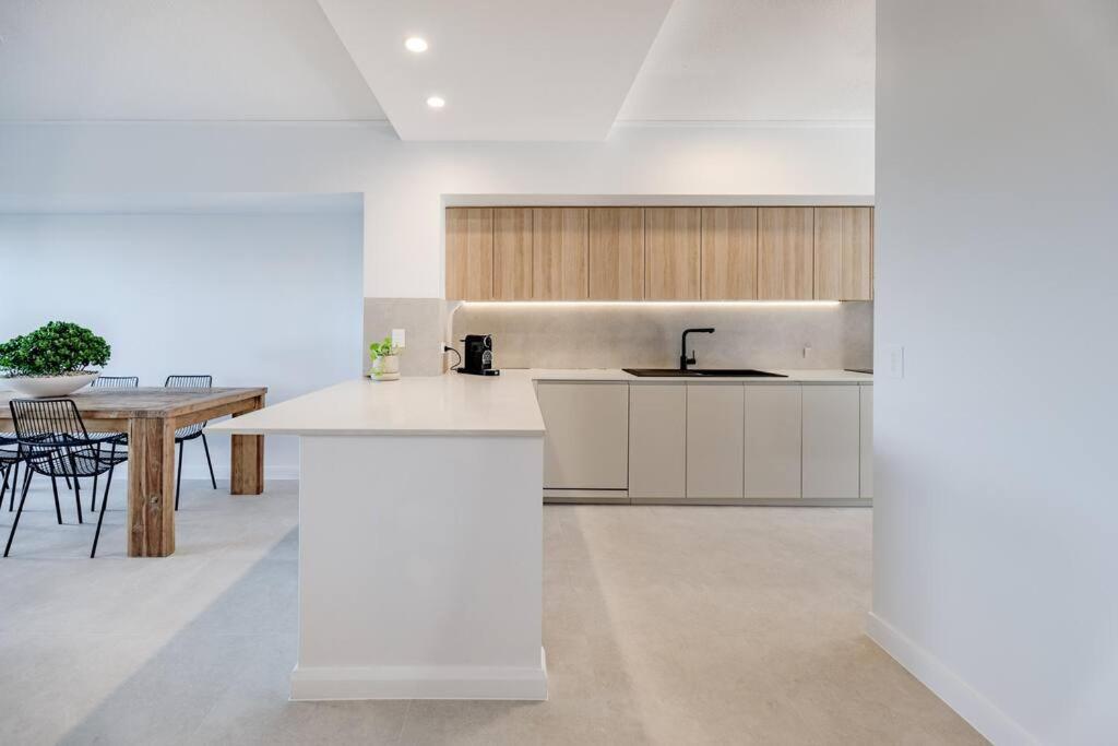 Pooch Friendly Renovated Retreat With Views Apartamento