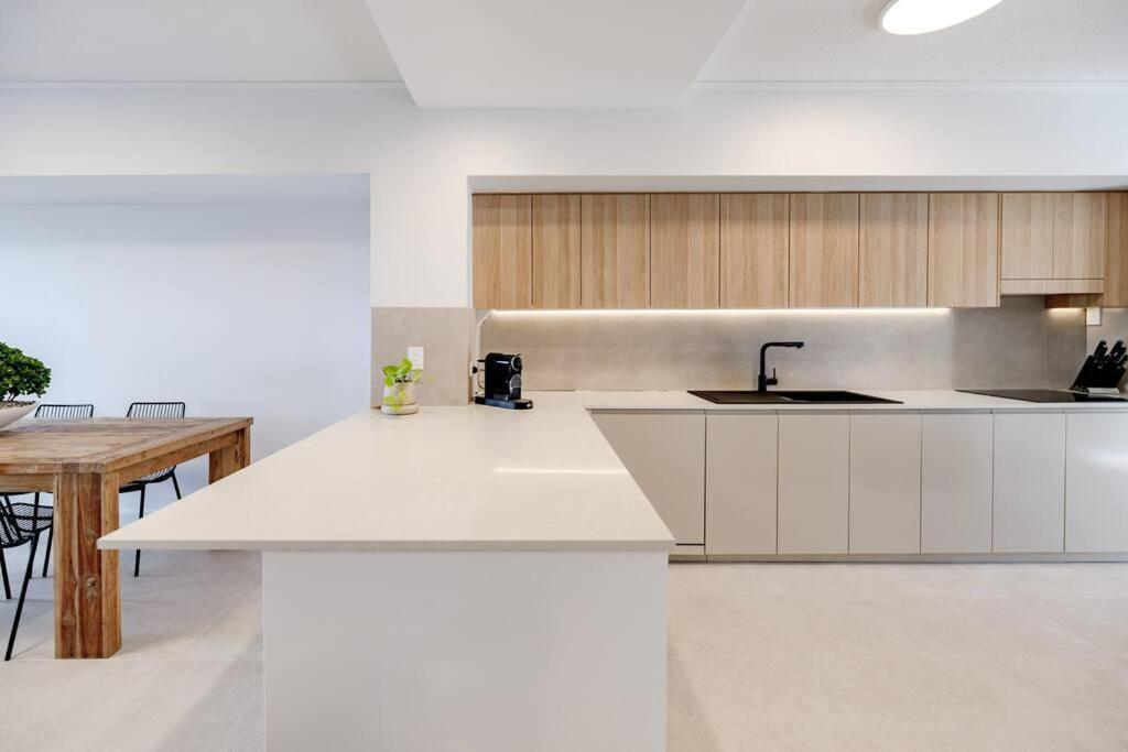 Pooch Friendly Renovated Retreat With Views Apartamento *