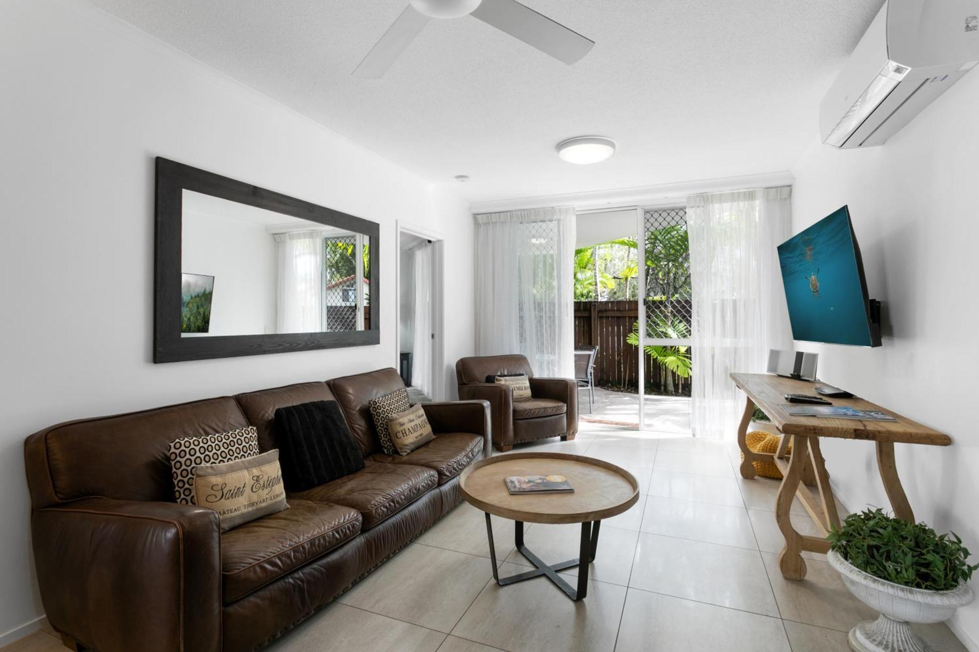 Aparthotel Noosa Tropicana 4*