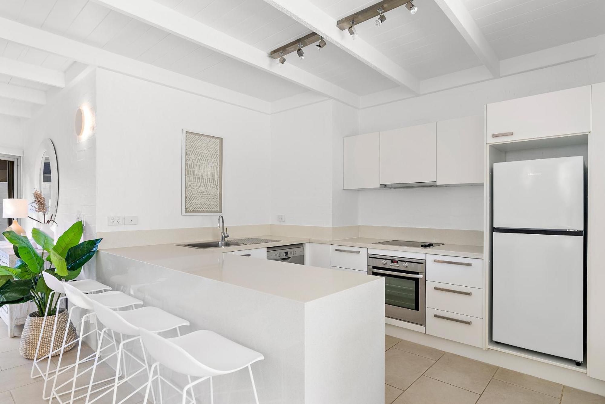 Ground-level Riverfront 2 Bedroom Steps From Hastings Street - By Noosa Heads