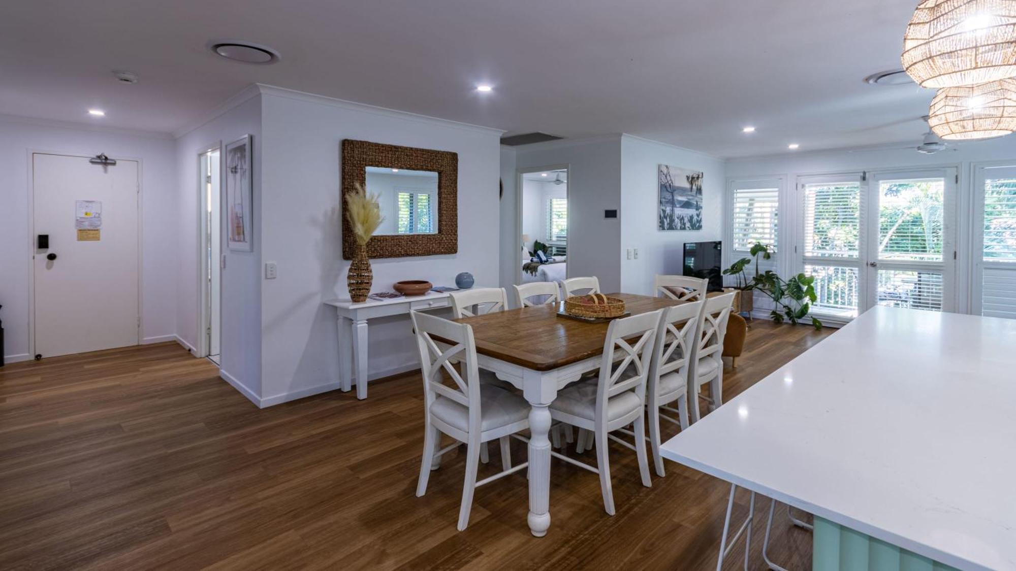 Large Gem - Off Gympie Terrace Apartment