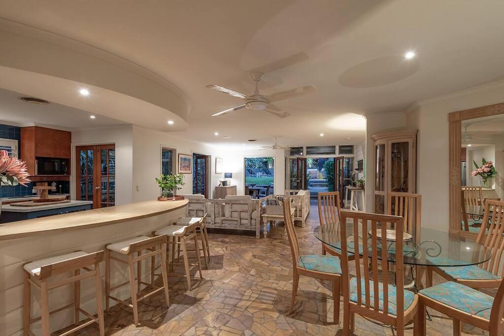Summer Salt At Sunshine With Pets And Heated Pool Villa