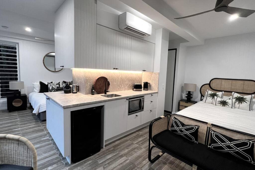 Summer Salt At Sunshine With Pets And Heated Pool Villa