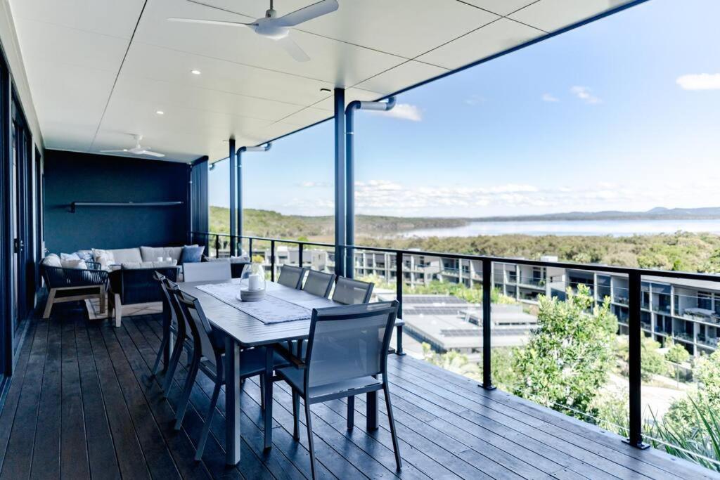 The Hamptons House - Luxury House Noosa Heads