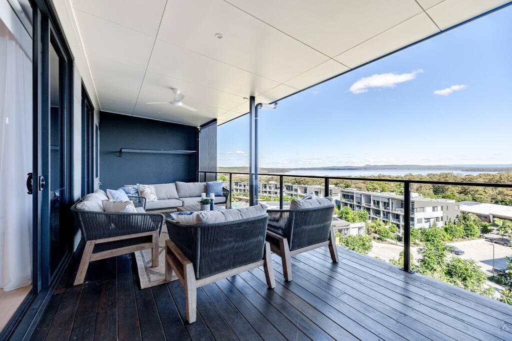 The Hamptons House - Luxury House Holiday home Noosa Heads