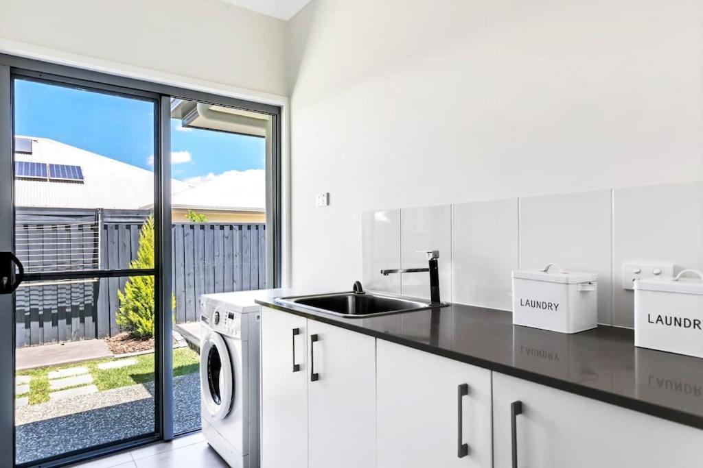 Serenity Retreat Noosa, Private Home With Solar Heated Pool * Noosaville