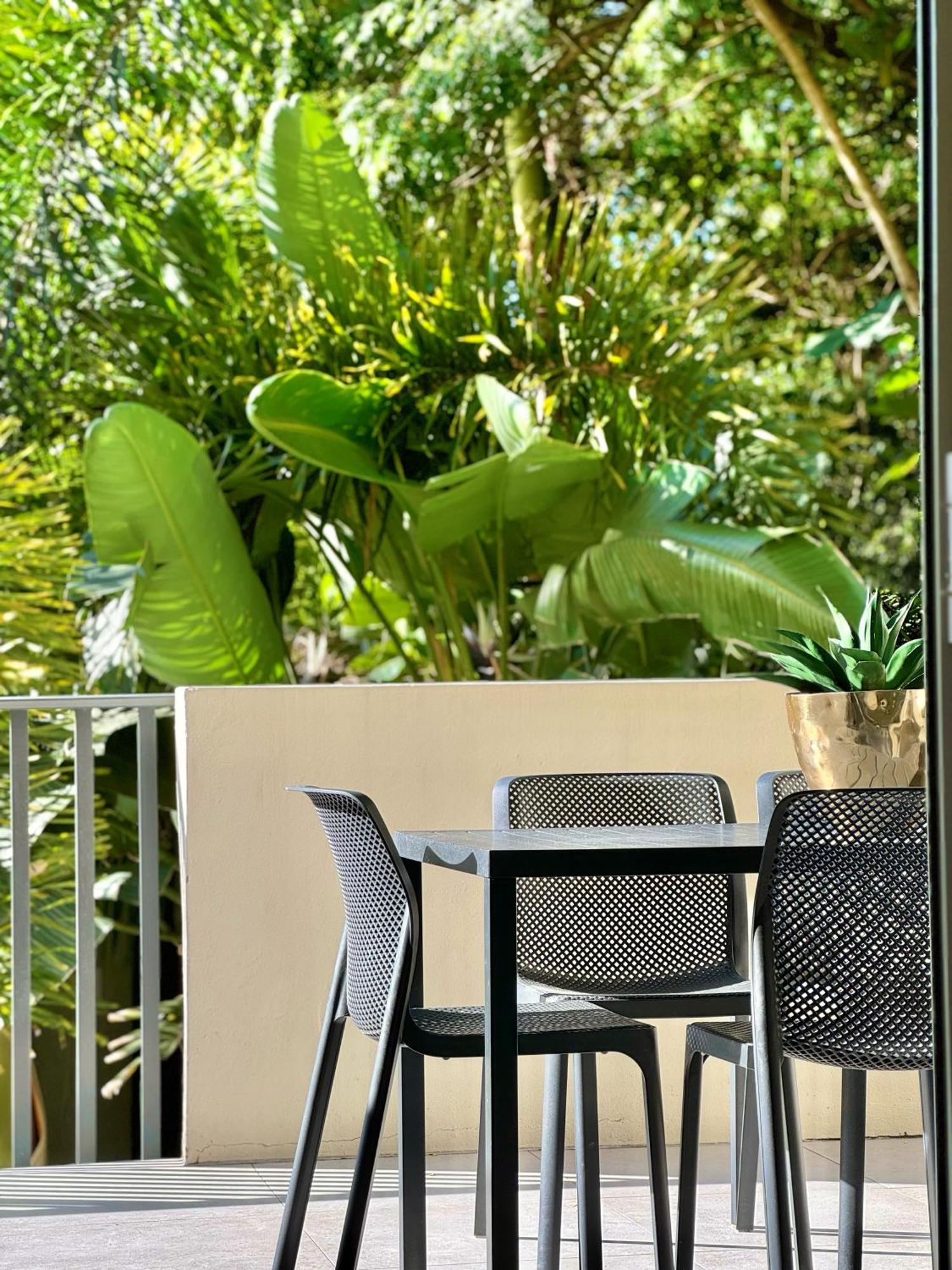 225 2 Bedroom Garden Oasis French Quarter Apartment Noosa Heads