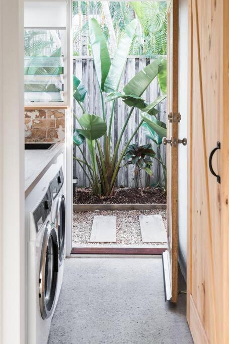 'sunshine Bungalow' - Beautiful Noosa Apartment