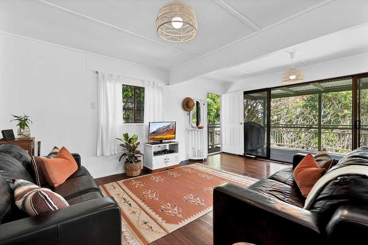 Charming Lakeside Retreat Holiday home Cootharaba