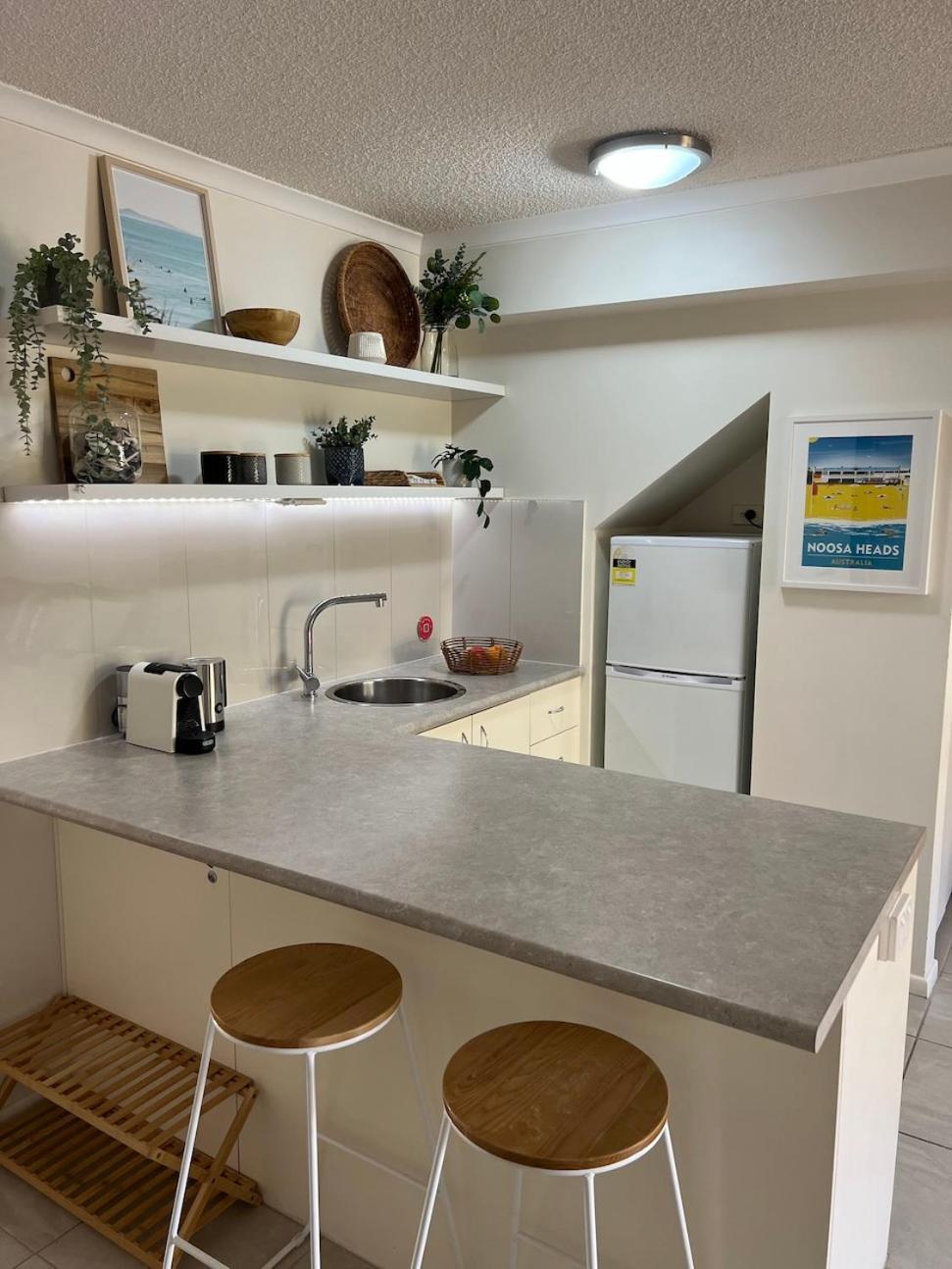 Apartamento Nautical Stylish Ground Level 1 Bedroom Unit Noosaville